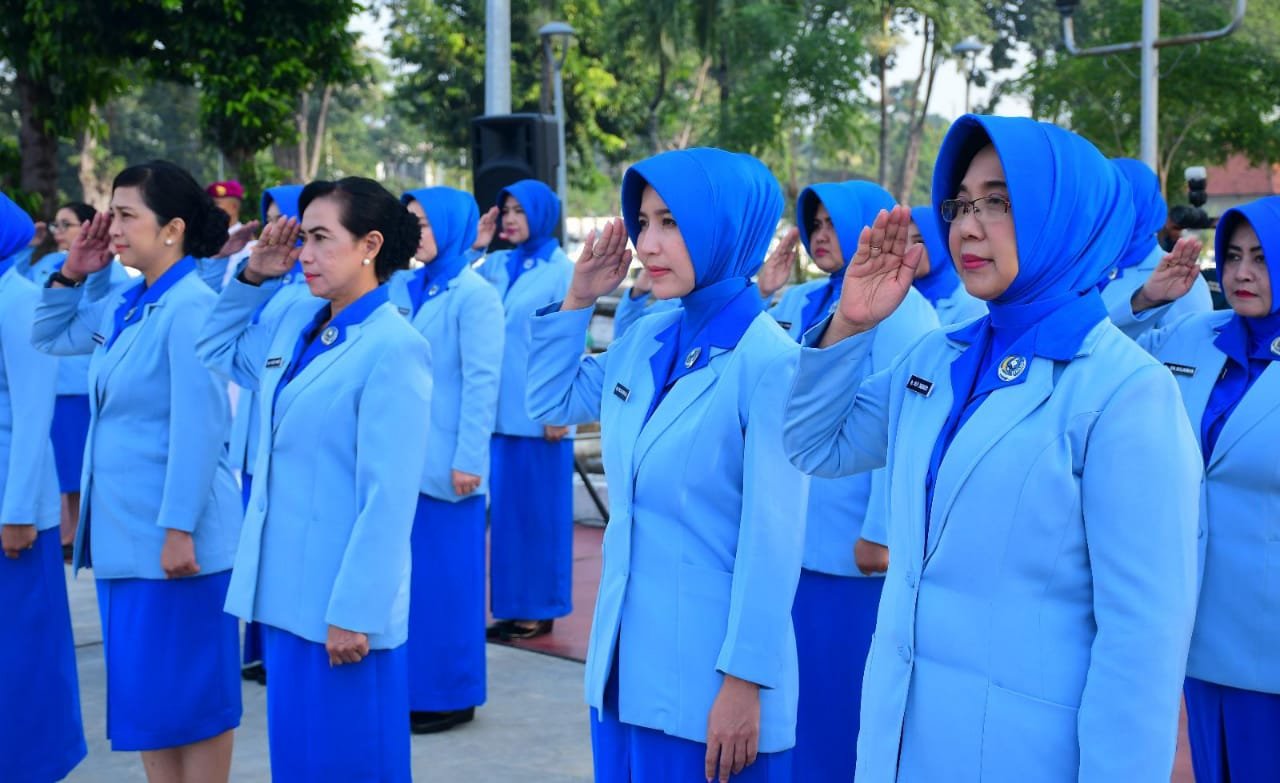 Ketua Gabungan dan Pengurus Jalasenastri Puspenerbal Ziarah dan Tabur Bunga HUT ke-79 Jalasenastri