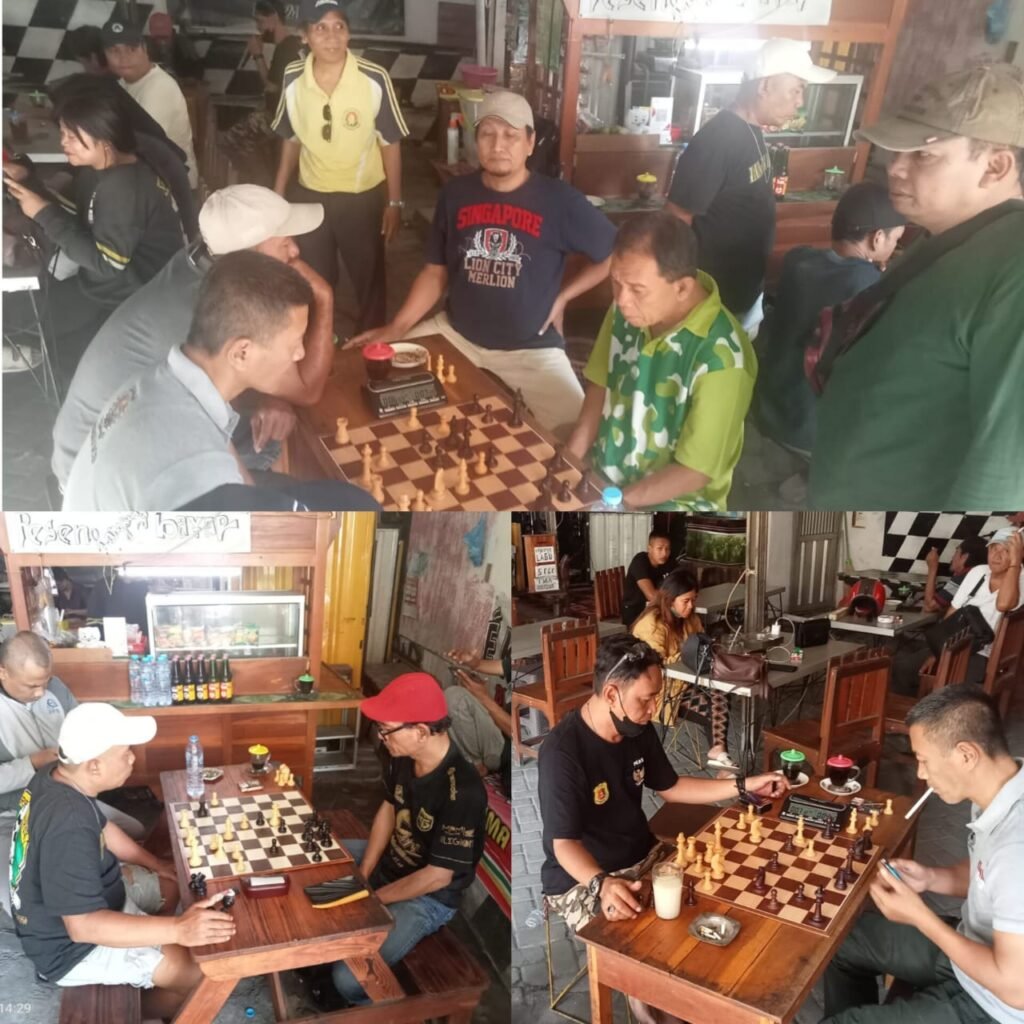 Komunitas Catur Gajah Mada Surabaya Sparing Catur Untuk Cari Bibit Pecatur Muda
