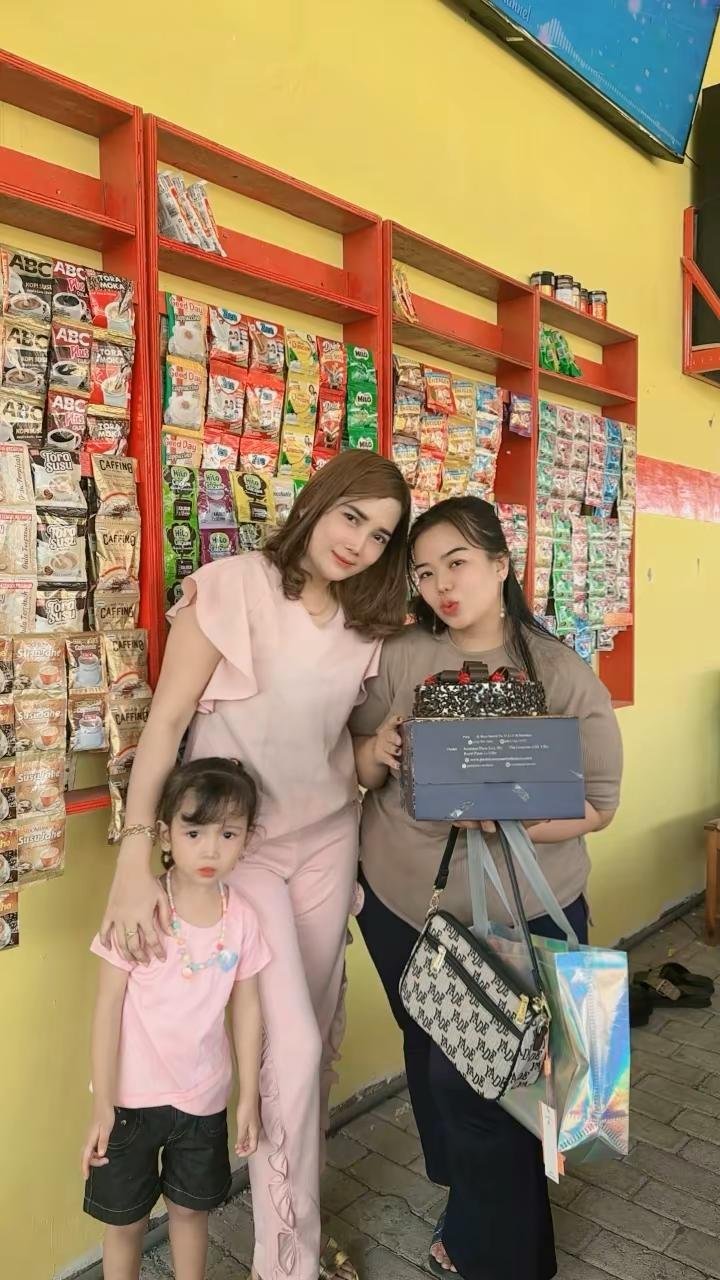 Pembukaan Warkop Toger di Jalan Gembong Tebasan Berjalan Lancar