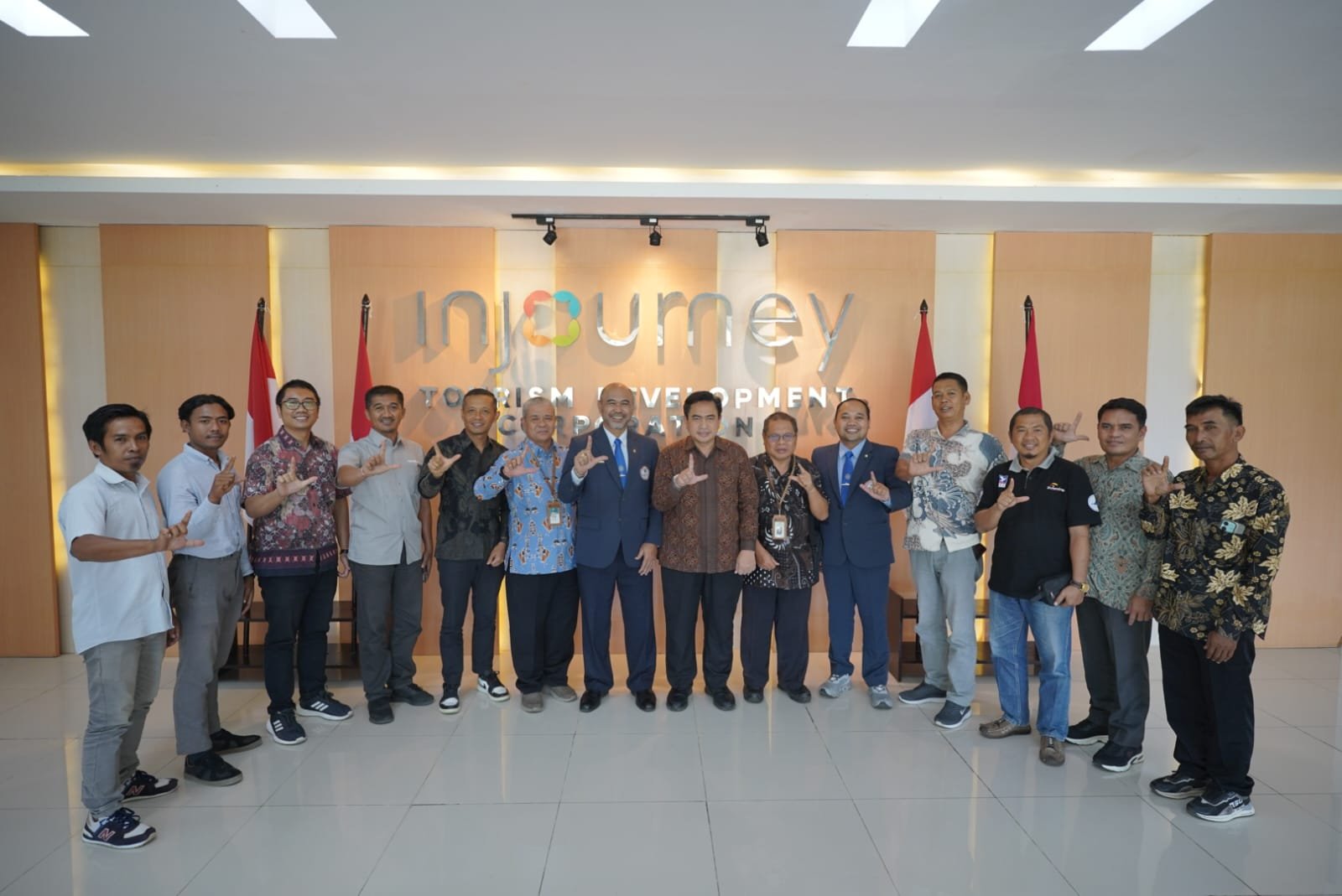 UHT, UNIZAR, dan Administrator KEK Mandalika Teken MoU: Perkuat Kolaborasi Akademik dan Pemberdayaan Daerah