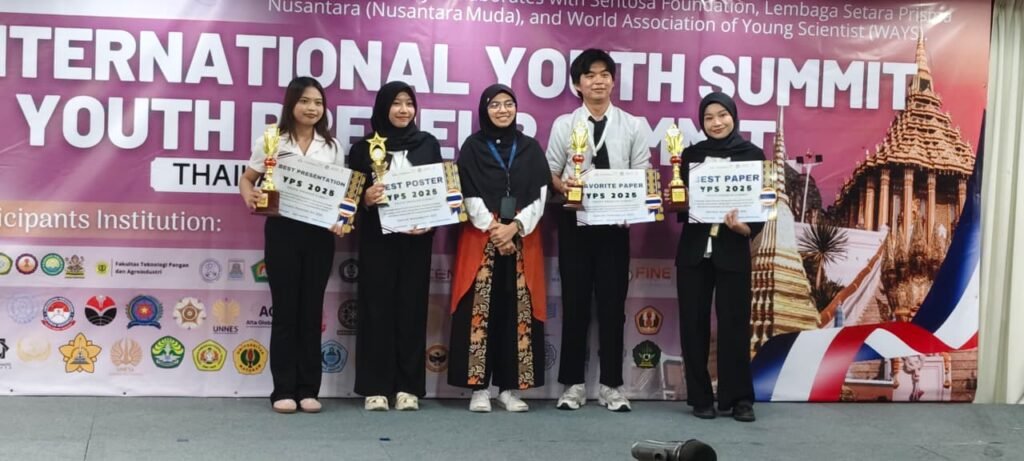 Mahasiswa Fakultas Kedokteran UHT Raih Prestasi Internasional di Bangkok