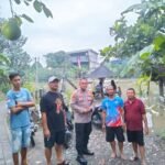 Curah Hujan Tinggi, Polisi Bersama Perangkat Desa Cek Debit Air Sungai dan Aktivitas Transportasi Tambang