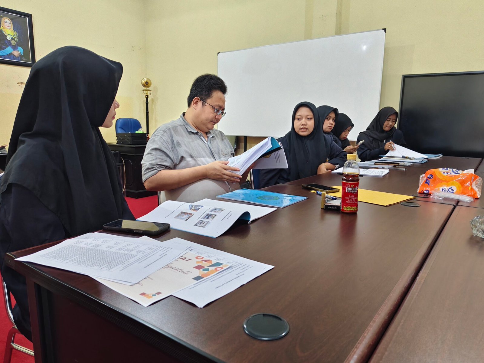 Ujian Magang Digelar, Ketua STIE Al-Anwar Mojokerto Pastikan Kesiapan Mahasiswa Hadapi Dunia Kerja