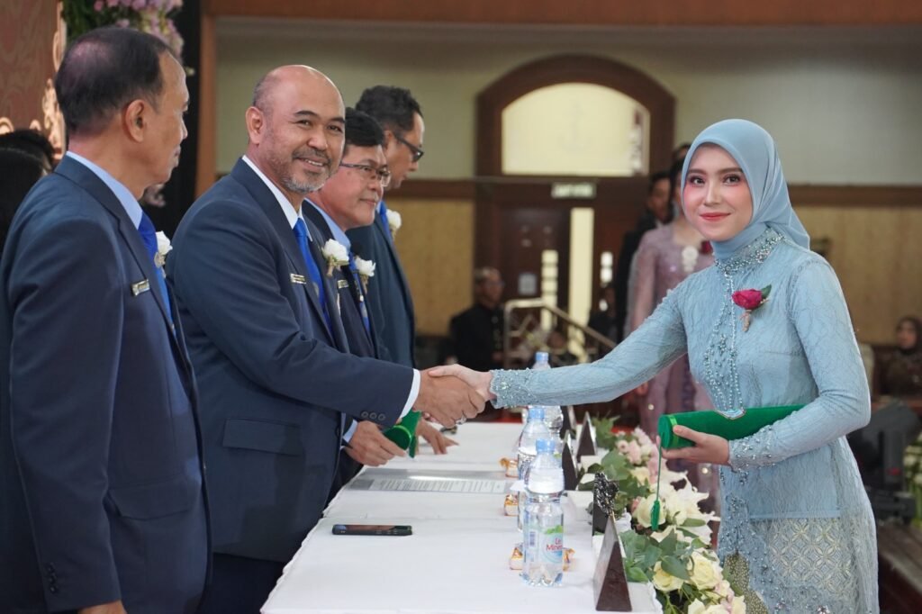 FK Universitas Hang Tuah Lantik 172 Dokter Baru di Graha Samudra Bumimoro Kodiklatal