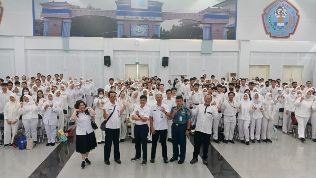 Siap Mengabdi untuk Negeri, Dokter Muda Angkatan 50 FK UHT Resmi Dibekali