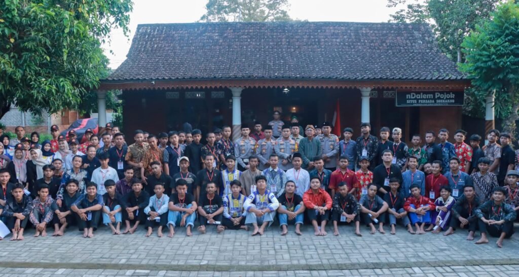 Polres Jombang Gelar Binlat Pendidikan Jati Diri Bangsa di Situs Ndalem Pojok Soekarno