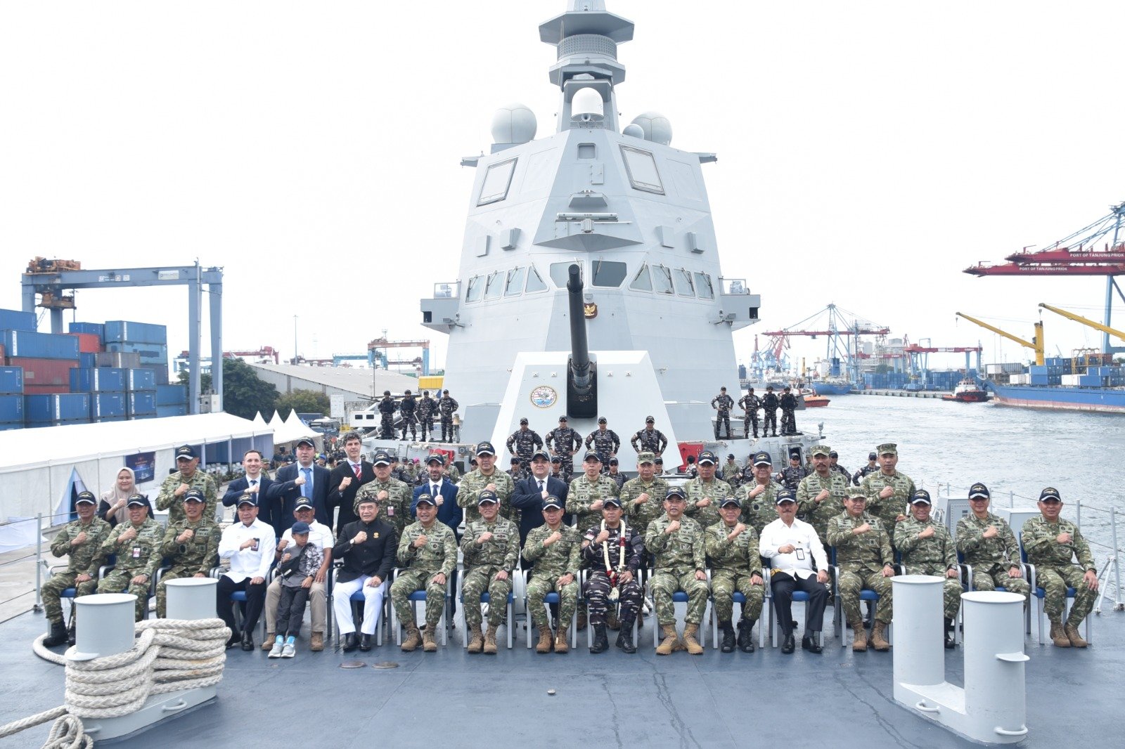 Resmi Tiba di Tanah Air, Pangkoarmada II Hadiri Penyambutan KRI Prabu Siliwangi-321