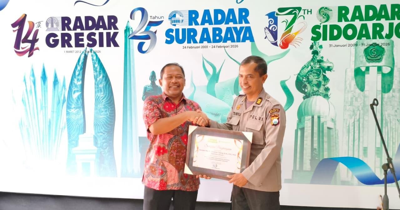 Kapolresta Sidoarjo Raih Penghargaan dari Radar Sidoarjo atas Dedikasi Jaga Kamtibmas
