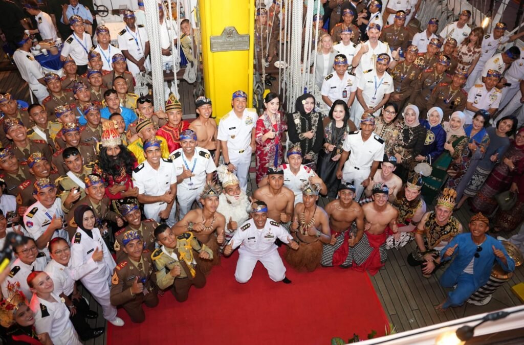 Pangkoarmada II Hadiri Deck Reception KRI Bima Suci di Jakarta