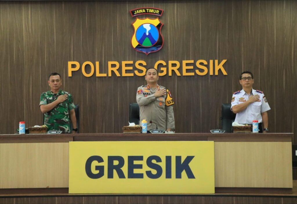 Sinergitas Lintas Sektoral, Kasdim Gresik Hadiri Vicon Kapolri dan Panglima TNI