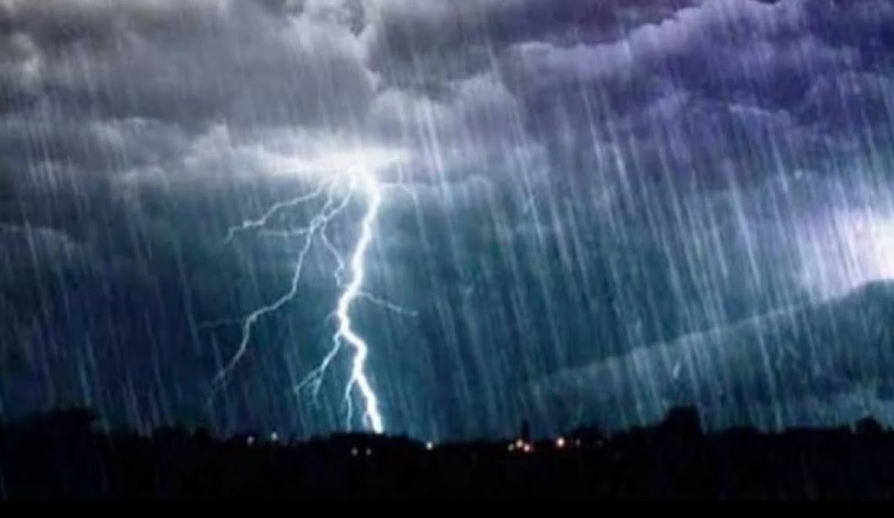 Update Cuaca Jatim: Surabaya-Sidoarjo Waspada Hujan Petir Hari Ini