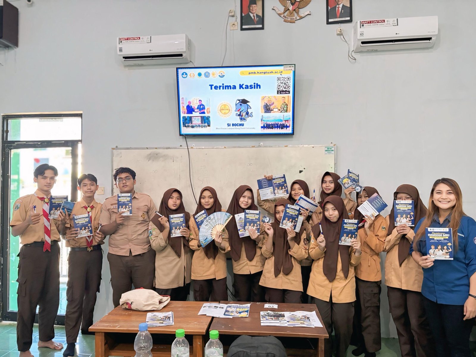 UHT Jemput Bola ke Sekolah, Siswa SMK NU Plus Sidoarjo Antusias Kenal Dunia Kampus